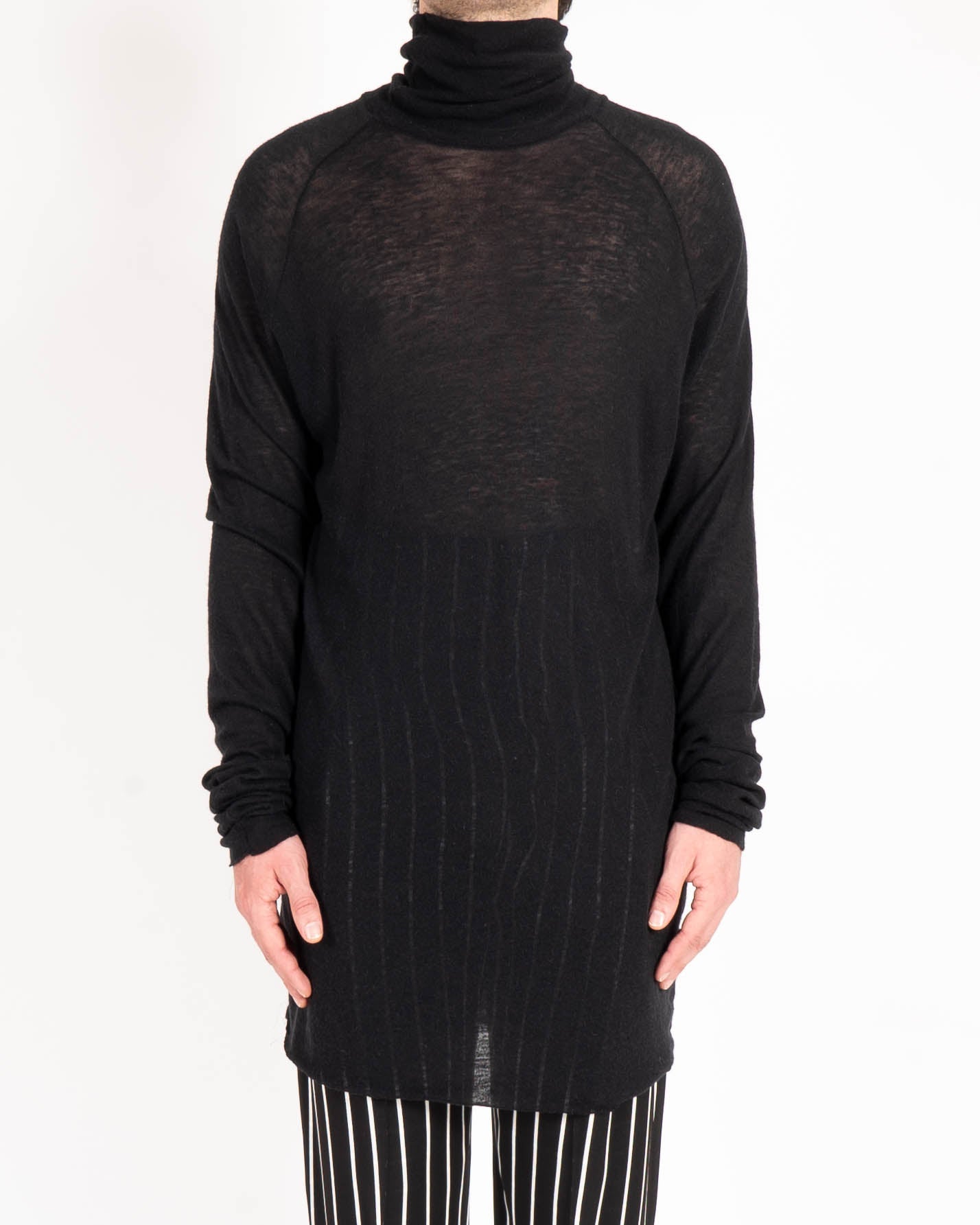 FW15  Oversized Turtle Neck in black Cashmere