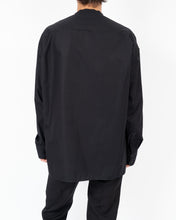 Load image into Gallery viewer, SS18 Byron Black Side Vent Shirt Sample