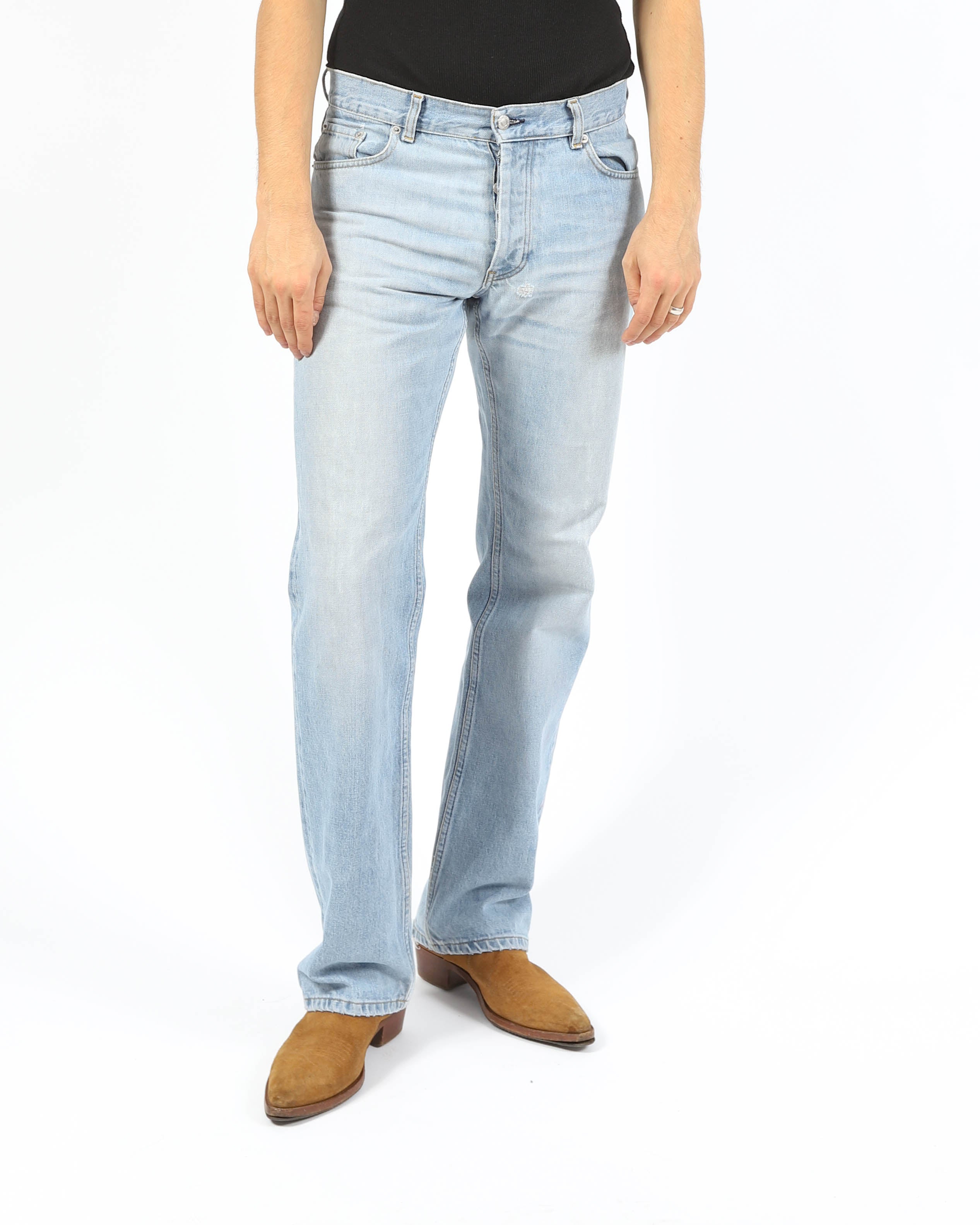 FW98 Regular Fit Denim in Light Washed Denim