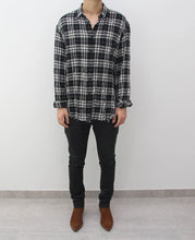 Load image into Gallery viewer, Checkend Distressed Flannel