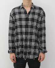 Load image into Gallery viewer, Checkend Distressed Flannel