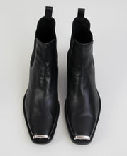 Load image into Gallery viewer, Matt Finish Metal Toe Cap Leather Chelsea Boots