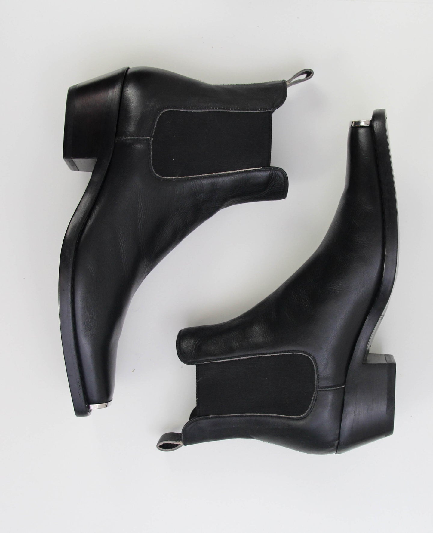 Matt Finish Metal Toe Cap Leather Chelsea Boots