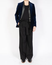 Load image into Gallery viewer, FW20 Gent Night Blue Velvet Blazer Sample