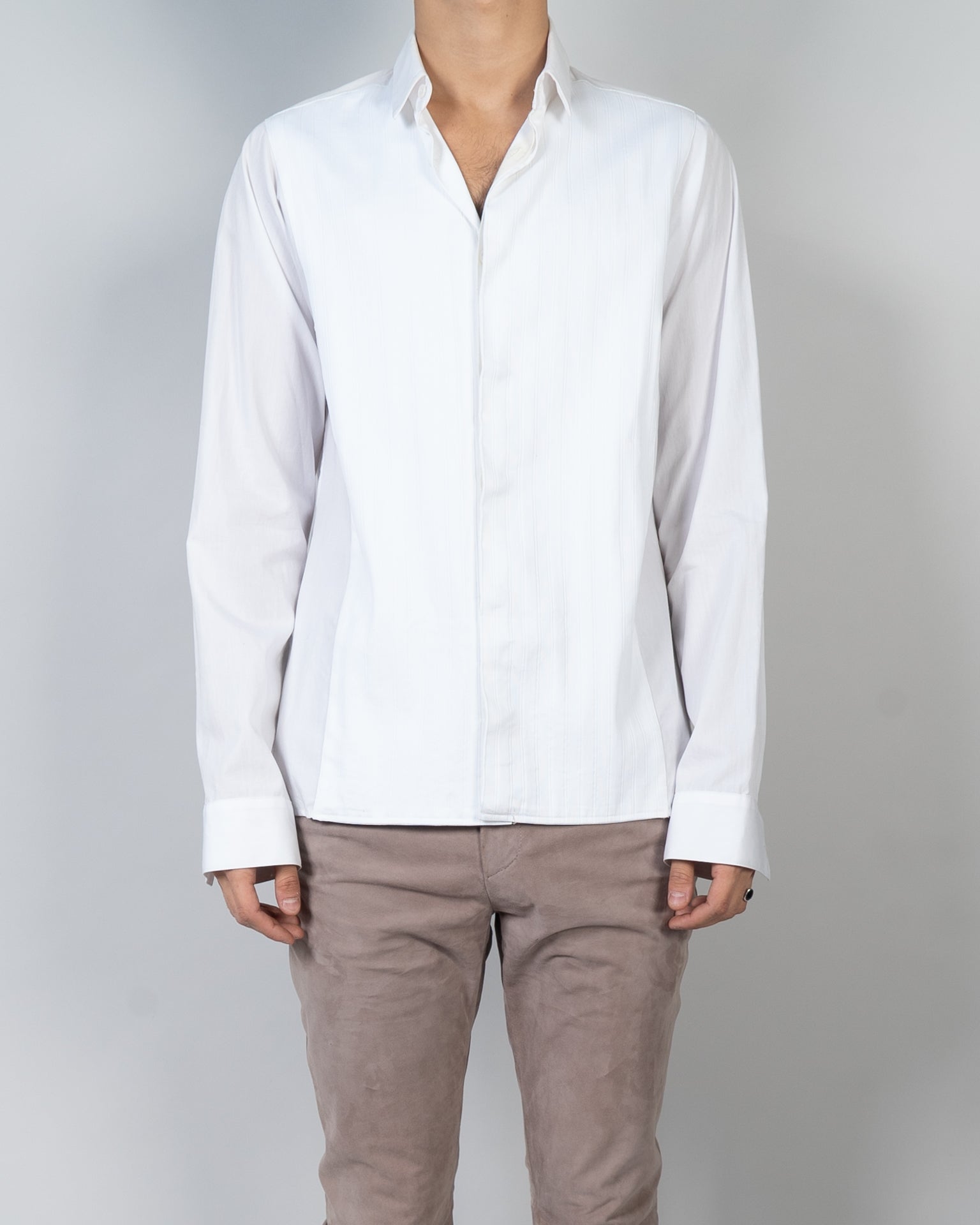 SS20 Turn Back Detail Byron White Shirt Sample