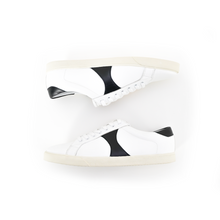 Load image into Gallery viewer, Black &amp; White Triomphe Lowtop Sneaker